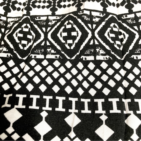 Mossimo Black & White Aztec Pattern Long Sleeve Boat Neck Dress - Size M - Picture 7 of 9